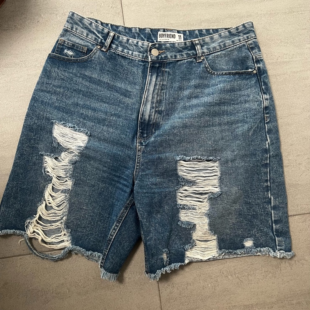 Refuge Boyfriend Style Jean Shorts- Size 11